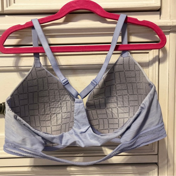 Victoria’s Secret racer back w/ front snap closure beautiful net detail 34DD - Picture 3 of 5